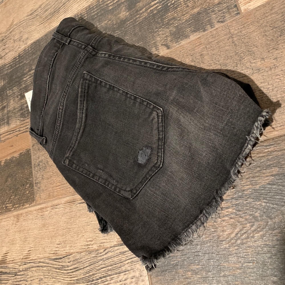 High Rise Express Shorts - Picture 2 of 4